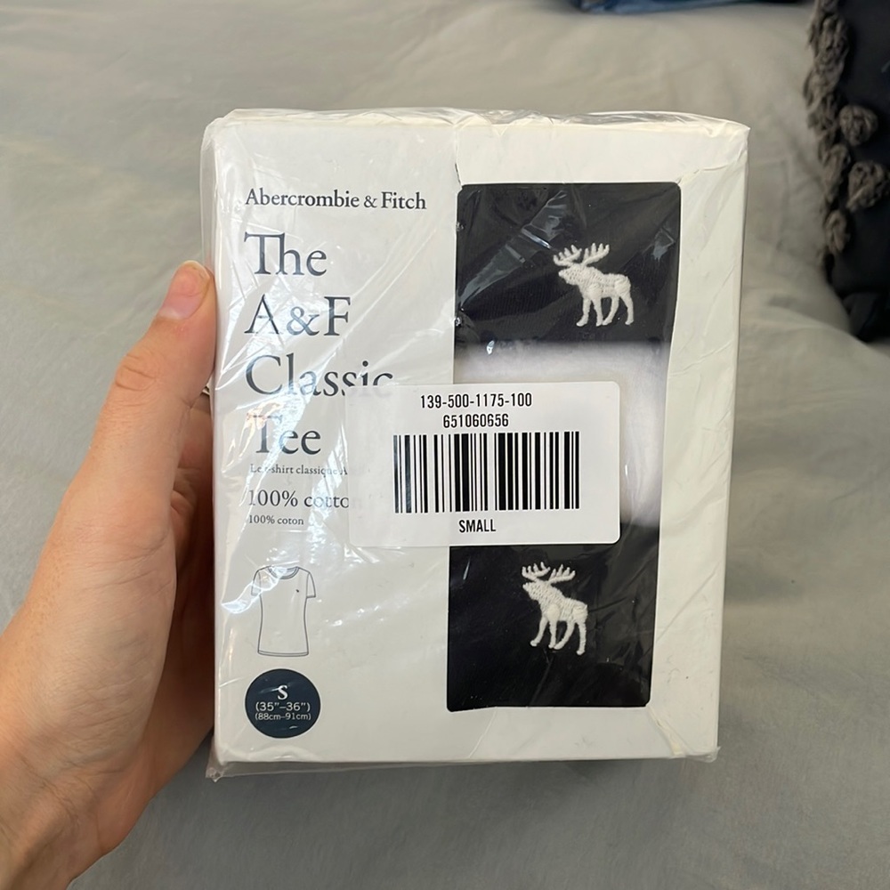 pack of abercrombie tshirts